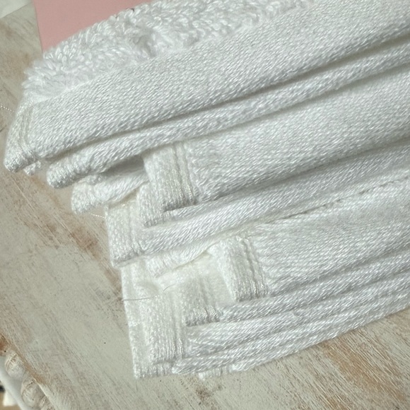 Kate Spade Wash Cloths - Picture 5 of 6